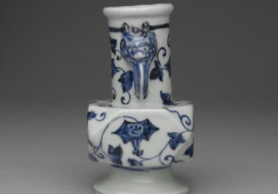 图片[3]-Faceted vase with morning glory decoration in underglaze blue, Ming dynasty, Xuande reign, 1426-1435-China Archive